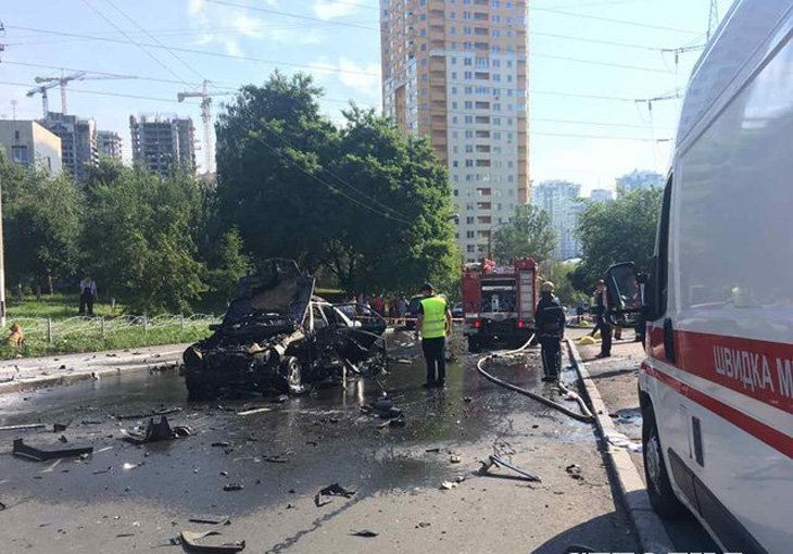 От взрыва автомобиля в Киеве погиб руководитель спецназа ГУР (видео)