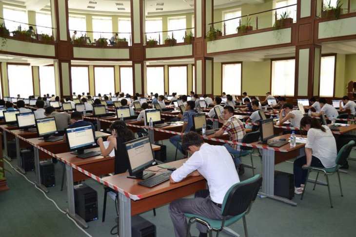 В Узбекистане могут сократить число тестовых вопросов при поступлении в вузы 