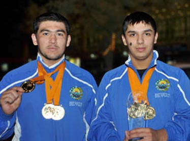 Два спортсмена из Узбекистана завоевали 12 золотых медалей на Кубке Азии по тяжелой атлетике