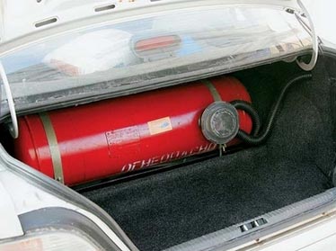 На Юнусабаде взорвался автомобиль с газовым баллоном