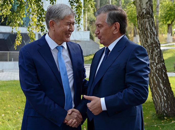 Мирзиёев и Атамбаев провели телефонный разговор