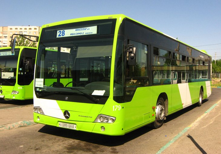 Очередное автобусное ДТП в Ташкенте: водитель не рассчитал дистанцию