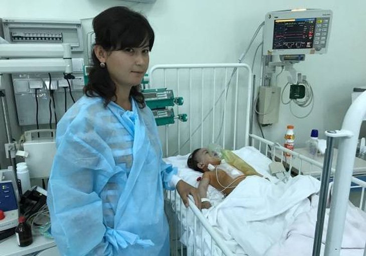 Украинские кардиологи спасли жизнь годовалому малышу из Узбекистана