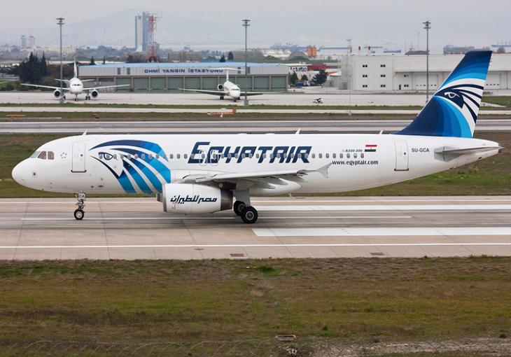 Президент Франции подтвердил крушение самолета EgyptAir