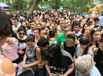 В Ташкенте прошел стихийный сбор подписей: люди требуют наказать виновных в смерти учащегося колледжа Боровского (фото+видео)