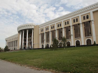 Окилхон Ибрагимов освобожден от должности ректора Государственной консерватории Узбекистана 