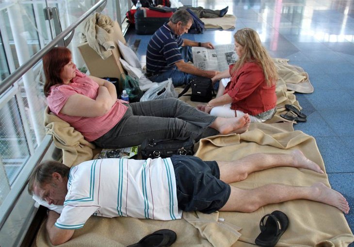 Около 43 тыс пассажиров российской авиакомпании не могут вернуться домой