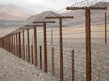 Узбекские пограничники задержали таджикских нелегалов: они оказали сопротивление 