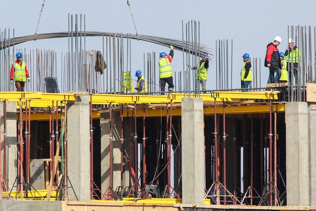 Власти Подмосковья обяжут работодателей строить общежития для мигрантов