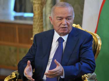 Ислам Каримов: Узбекистану необходимо избавляться от давно изживших себя должностей 
