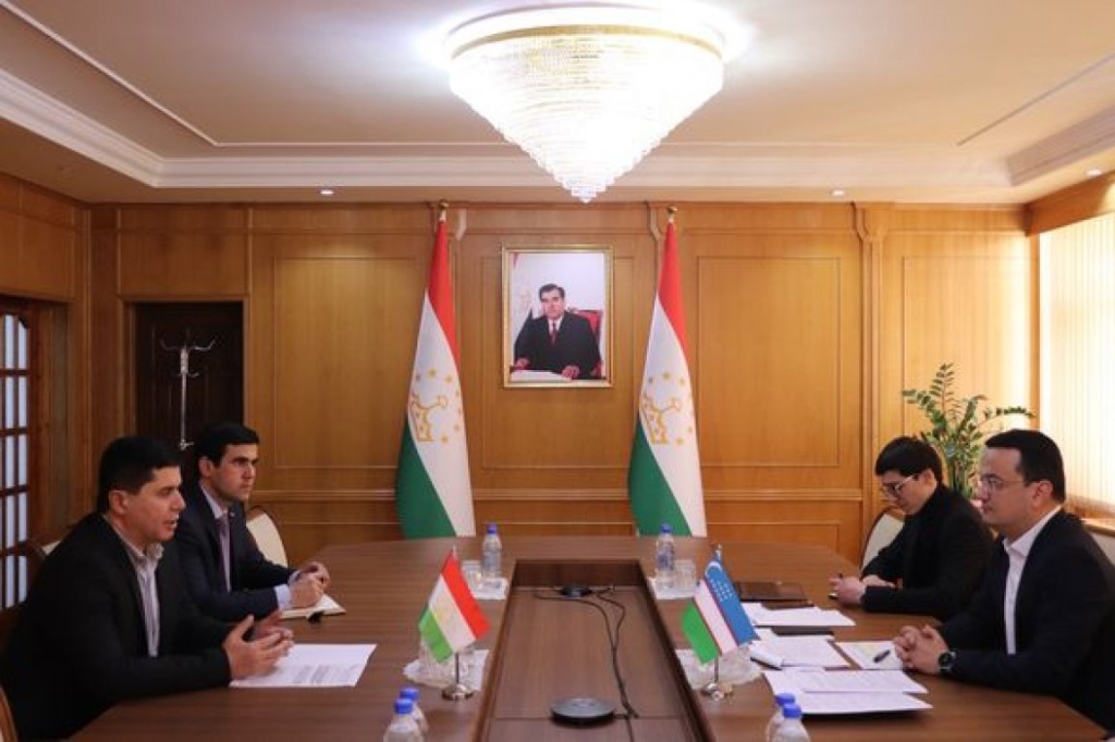 Узбекистан и Таджикистан планируют наладить совместное производство автомобилей и шин