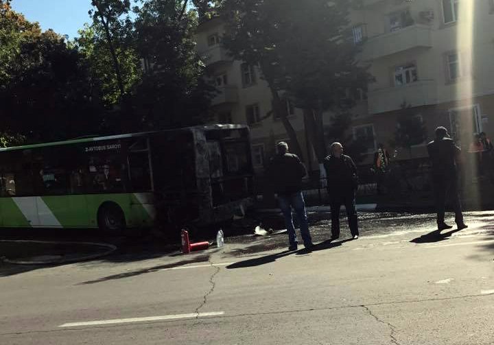 В Ташкенте опять загорелся автобус 