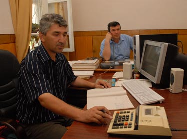 В Узбекистане разрешили временную выдачу трудовой книжки на руки работнику