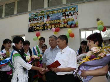В Узбекистане, начиная с 2012-2013 учебного года, прекратят набор школьников в 10 классы