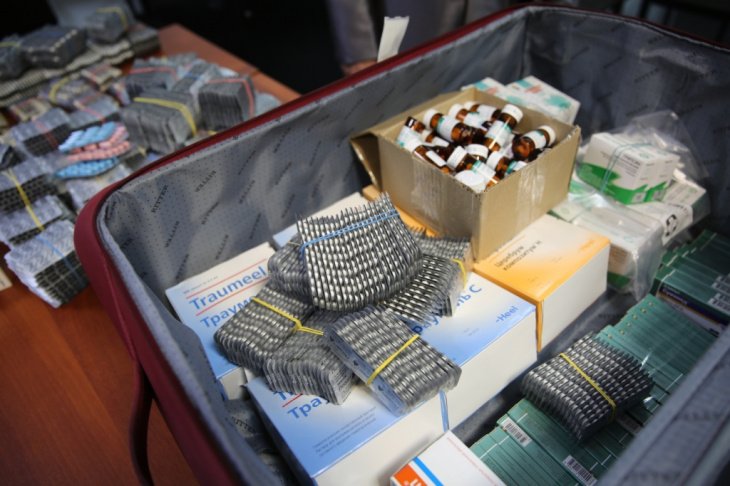 Узбекские таможенники пресекли попытку ввоза запрещенных лекарств и БАДов на 84 млн сумов 