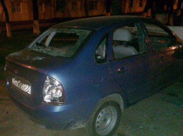 В Ташкенте появилась банда вандалов, разбивающих автомобили  
