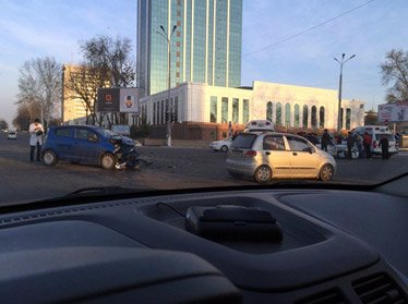 В Ташкенте столкнулись «Нексия» и «Спарк» (фото)
