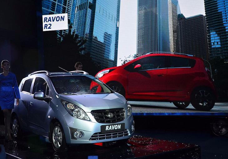 GM Uzbekistan распродал в России первую партию автомобилей Ravon с «автоматом»