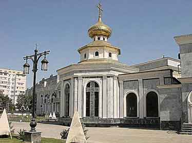 В ночь с 6 на 7 января в Свято-Успенском кафедральном соборе Ташкента прошла Божественная литургия