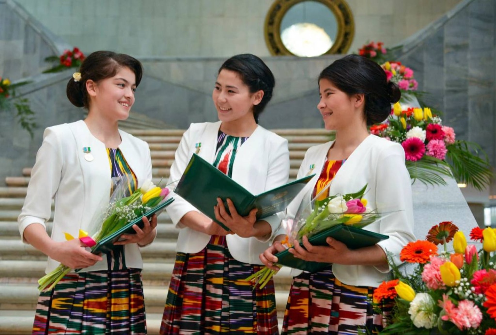 В Узбекистане определили лауреаток премии имени Зульфии В Узбекистане определили лауреаток премии имени Зульфии