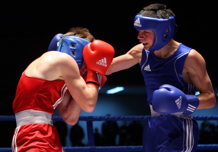 Четверо узбекских бойцов вышли в четвертьфинал ЧМ по боксу