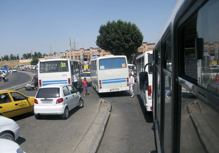 Общественный транспорт в Самарканде остался без водителей