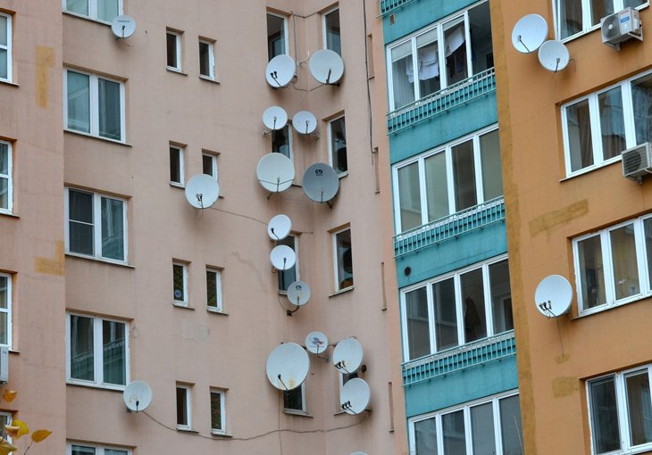В Узбекистане возьмут под контроль самовольную установку спутниковых антенн и кондиционеров 