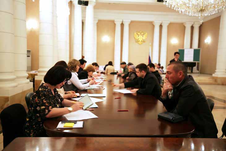 Такой явки еще не было никогда: в Ташкенте продолжаются выборы президента РФ 