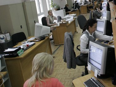 Банкам Узбекистана разрешили самостоятельно устанавливать размер оплаты за свои услуги 