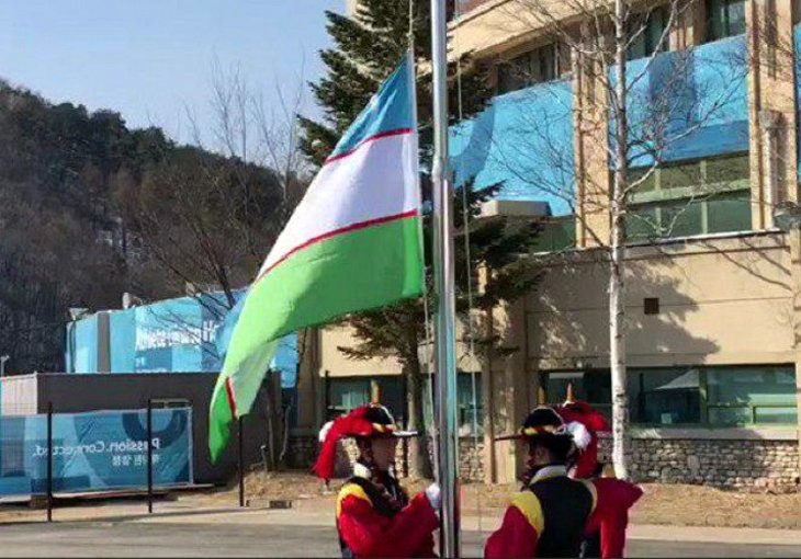 В Олимпийской деревне подняли флаг Узбекистана