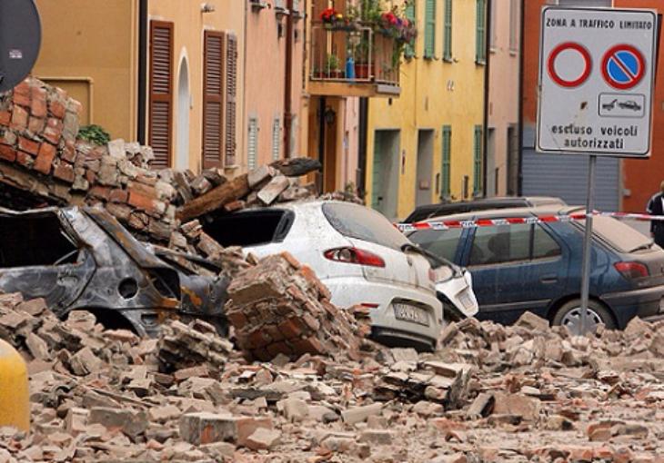 Землетрясение в Италии: один из городов разрушен, есть жертвы