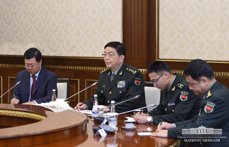 Мирзиёев обсудил военное сотрудничество с министром обороны КНР