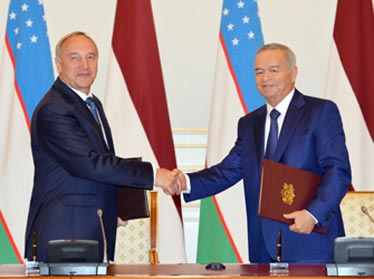 Узбекистанцы с диппаспортами смогут ездить в Латвию без виз 