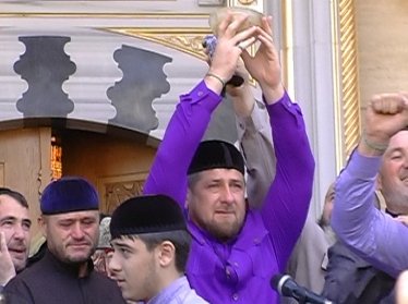 Чаши и волос пророка Мухаммеда привезли в Чечню из Узбекистана