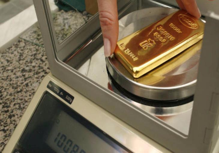 Гражданин Афганистана пытался вывезти из Узбекистана 4 кг золота в слитках 