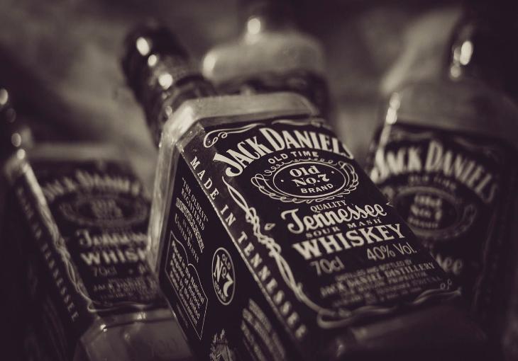 В Самарканде раскрыли производство поддельного Jack Daniel's