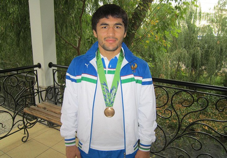 Узбекистанец сотворил сенсацию: Ихтиер Наврузов вышел в финал ЧМ по вольной борьбе, победив соперника за 30 секунд 
