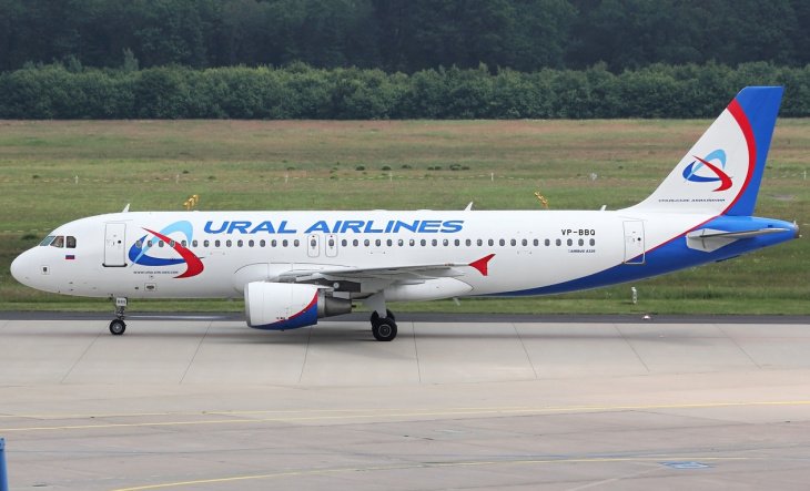 Самолет «Уральских авиалиний», направлявшийся в Узбекистан, экстренно сел в Екатеринбурге