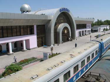 Грузооборот узбекских железных дорог по итогам 11 месяцев 2011 года превысил 22,6 млрд. тонн/км