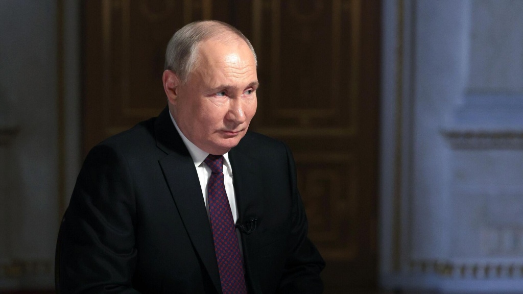 Путин заявил о дефиците кадров и необходимости привлекать специалистов