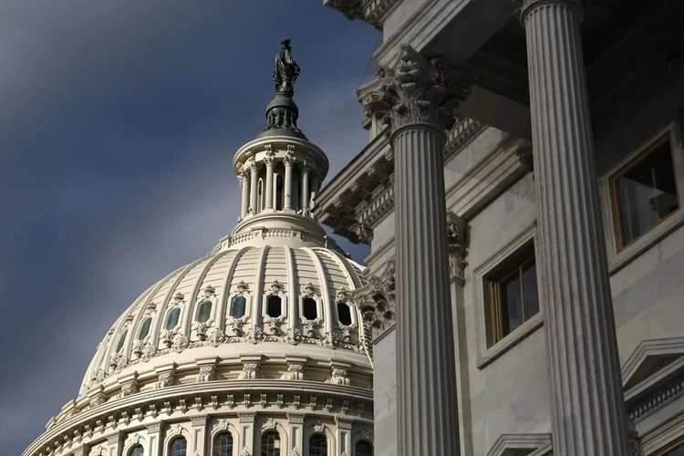Первый за семь лет шатдаун парализовал работу правительства США