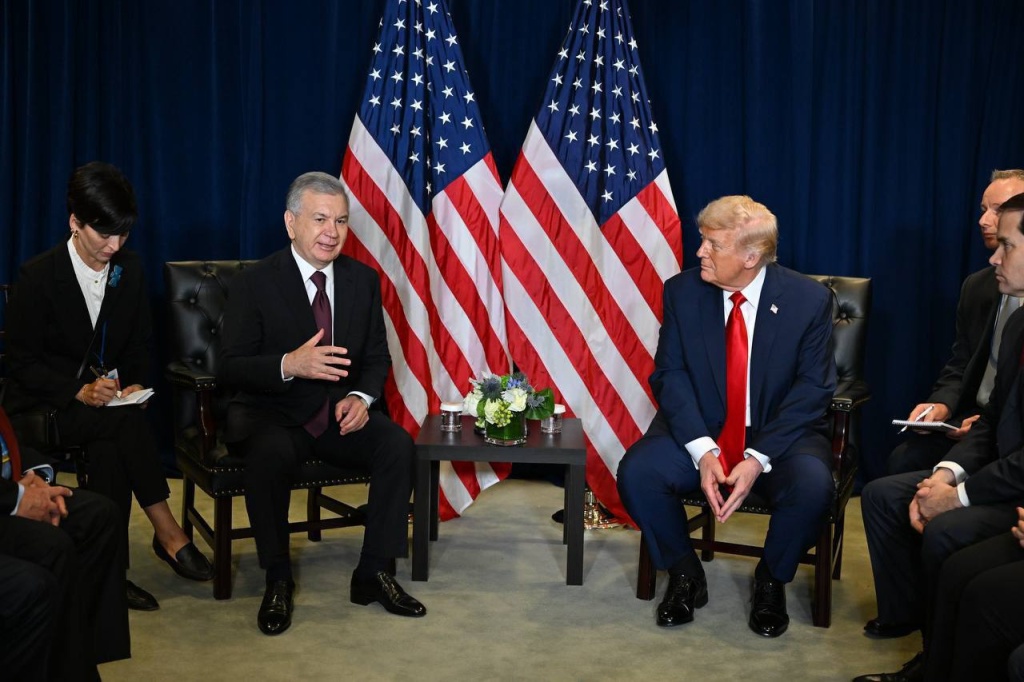 Дональд Трамп провел встречу с Шавкатом Мирзиёевым