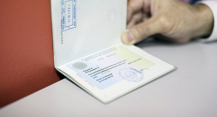 В Узбекистане завершена подготовка документа об отмене стикера ОВИР и выдаче загранпаспортов 