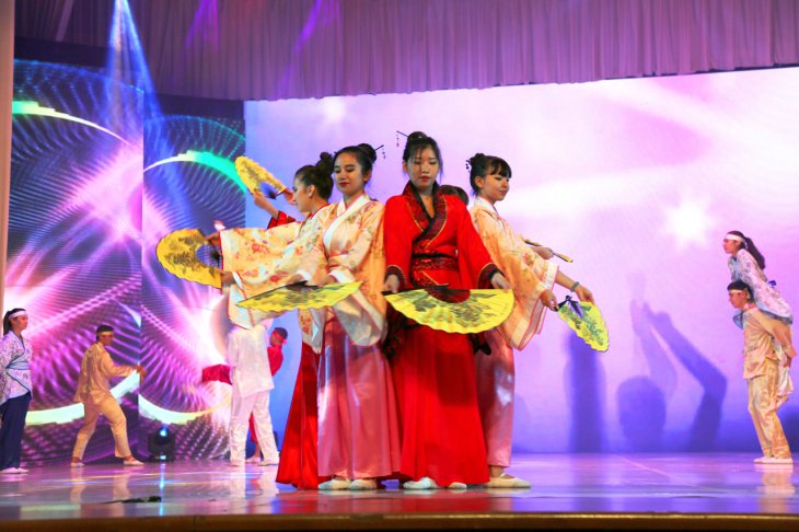 В Ташкенте состоялся первый фестиваль среди школьников и студентов, изучающих китайский язык (фото)