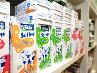 Компания "Нестле Узбекистан" рассказала, из чего "делает" молоко