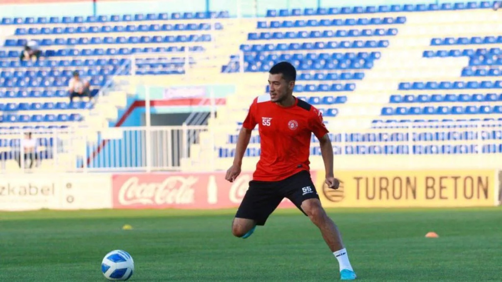 Футболист Хушнуд Авилов скончался в 27 лет после возможного ДТП