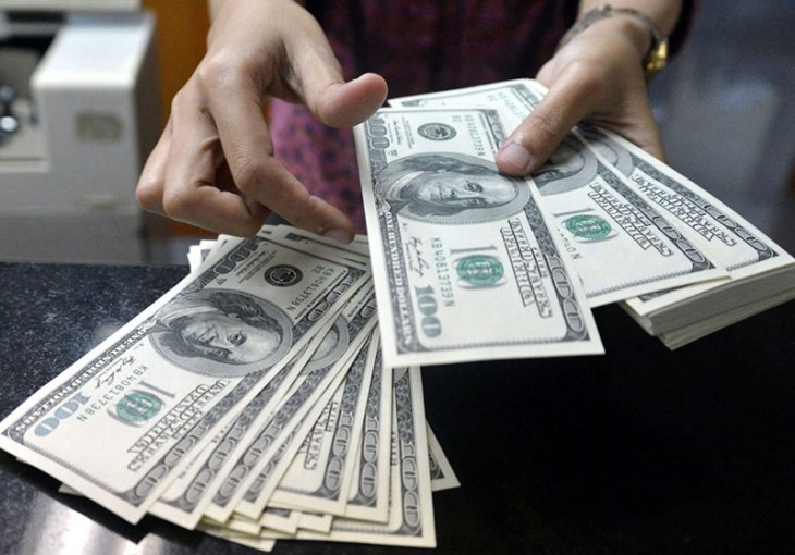 В одном из филиалов банка в Ферганской области были похищены 100 тысяч долларов