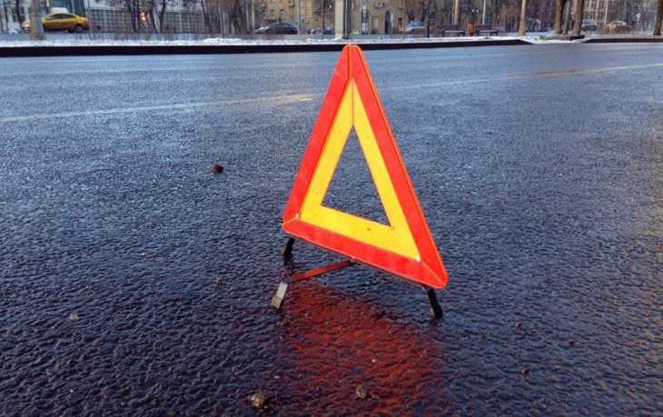 Новая авария в Ташкенте: лихач на "Спарке" сбил работников службы благоустройства (видео)