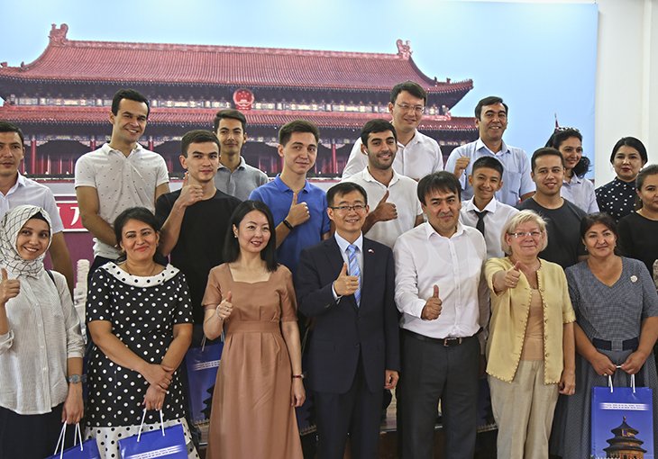 В Ташкенте состоялась церемония награждения победителей викторины "Знаете ли вы Китай?". Видеорепортаж