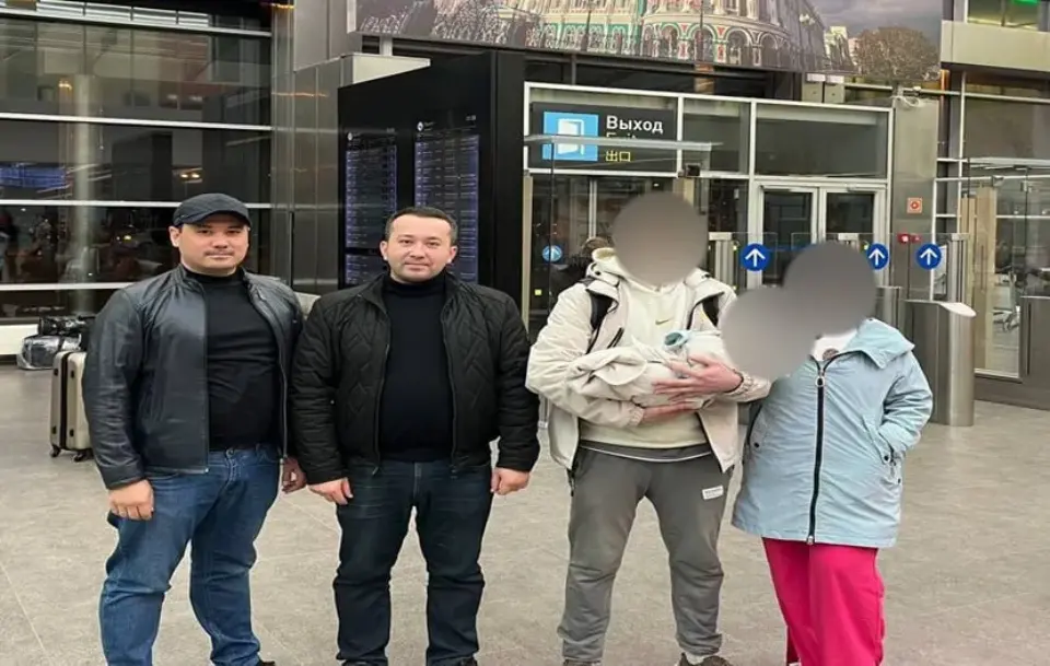 Маленького узбекистанца, нуждающегося в специальных условиях транспортировки, вернули из Екатеринбурга на родину